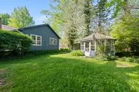 1 Block to Private Beach, Deck, Grill & Firepit