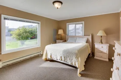 Comfortable and dog-friendly cottage, walk to Pacific Beach State Park
