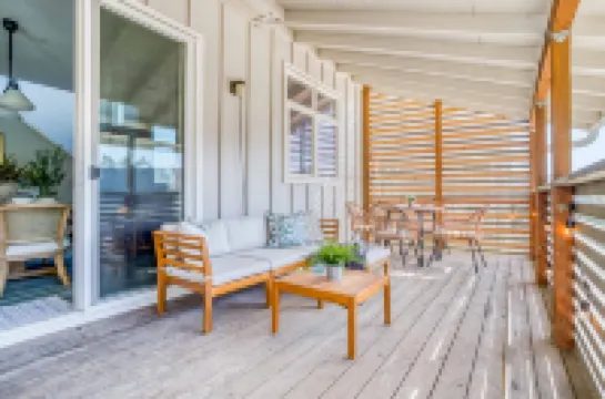 Cozy Beach House with Hot Tub and Arcade - Charming Ocean Retreat