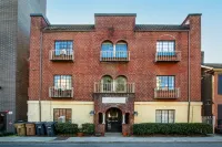 Chic Condo with Stylish Interiors and Smart TV - Inviting Downtown Retreat