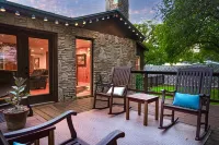 Private Hot Tub, Large Pool, and Fire Pit - Tranquil Retreat