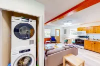 Dog-friendly, canal view home w/ fast WiFi, washer/dryer, & central AC