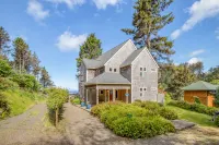 Spectacular Ocean Views and Game Room - Charming Beach Retreat Hotels near Pacific City Beach