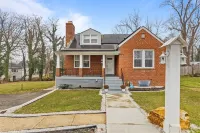 Boutique Ambiance with Modern Comforts - Elegant Tranquil Haven