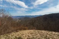 Panoramic Mountain Views and Cozy Elegance - Stunning Mountain Villa Hotel a Candler