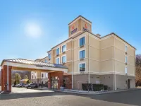 Comfort Inn & Suites Chattanooga West - Lookout Mountain Hotels near Ruby Falls