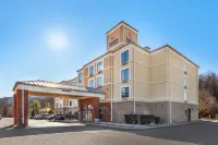 Comfort Inn & Suites Chattanooga West - Lookout Mountain Hotels near Ruby Falls
