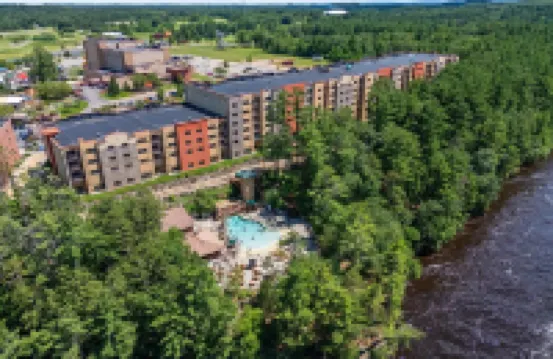 Tee Time Terrace - Cozy Family Condo Near Attractions. Pet Friendly!