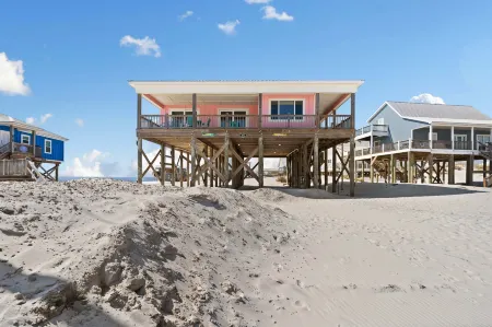 Beachfront Access and Stunning Views - Luxurious Coastal Paradise Отели в г. Дофин-Айленд