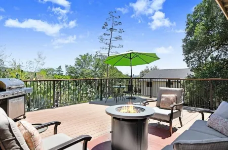 Sonoma Wine Retreat in a Great Location! Отели в г. Феттерс Хот Спрингс-Агуа Калиенте