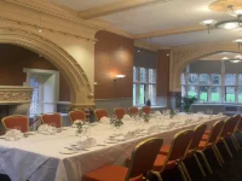 ベスト ウエスタン プラス グリムズ ダイク ホテル ハーロウのホテル