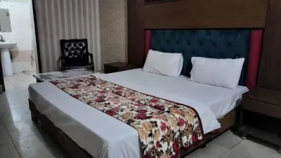 United Hotel Hotels in Qila Gujjar Singh