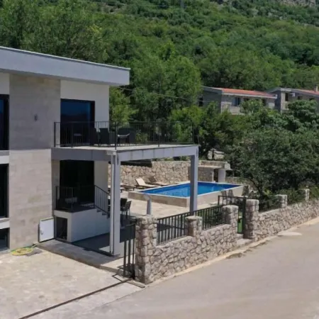 Seaview Villa with Pool-Hanja