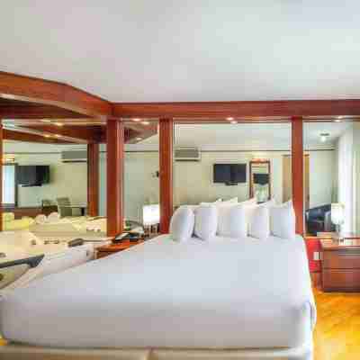 Les Suites de Laviolette Ascend Hotel Collection Rooms