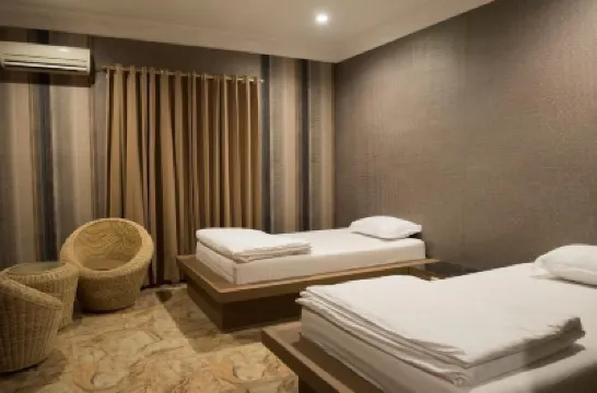 拉賈阿卡斯酒店 酒店