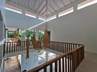 Casa Luna - Private Suites with Ocean View, Pool, AC, WiFi