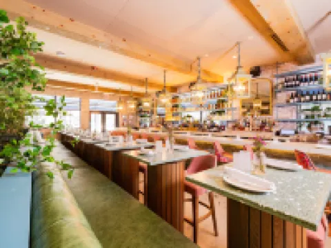 Home2 Suites by Hilton Chicago River North Hotels in Chicago