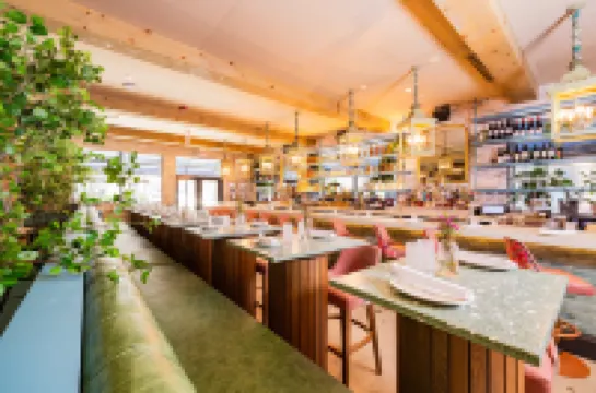 Home2 Suites by Hilton Chicago River North