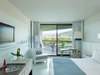 Hôtel Pullman Cannes Mandelieu Royal Casino Hôtels à proximité de : Compagnie Maritime Napouloise