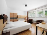 Bon Port Hotels in Montreux