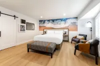 Del Mar Beach Hotel فنادق في سولانا بيتش