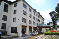 Hotel Natraj International Hotel di Patnitop