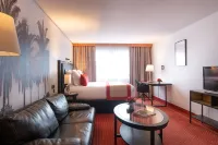 Le M & Spa Bordeaux Aéroport by Hôtels & Préférence فنادق في ميريناك