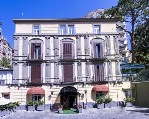 Villa Elisio Hotel & Spa Hotels near Ospedale Monaldi