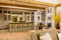 Eleven Scarp Ridge Lodge Hotels in Crested Butte