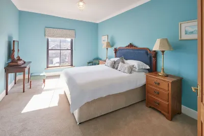 Host Stay Turnstone