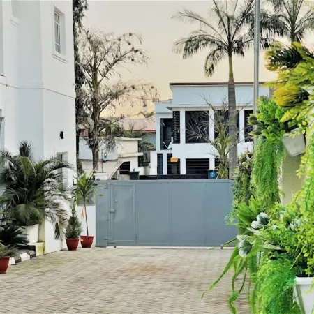 Imperio Apartments