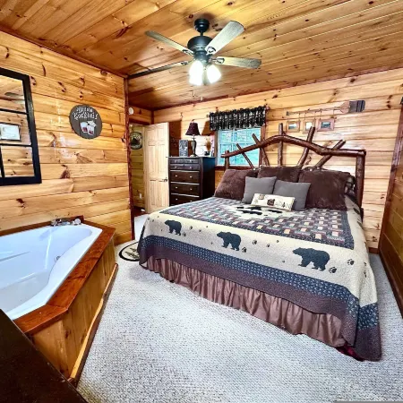 Cove Creek Overlook - Secluded Mountain Retreat with Stunning Views