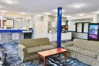 Coratel Inn & Suites by Jasper Northfield Hotel di Faribault