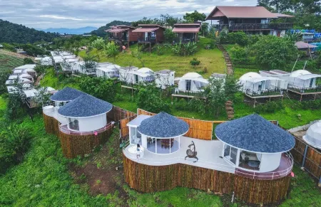 Mon Sai Lom Monjam Отели рядом с достопримечательностью «Bai Orchid and Butterfly Farm»