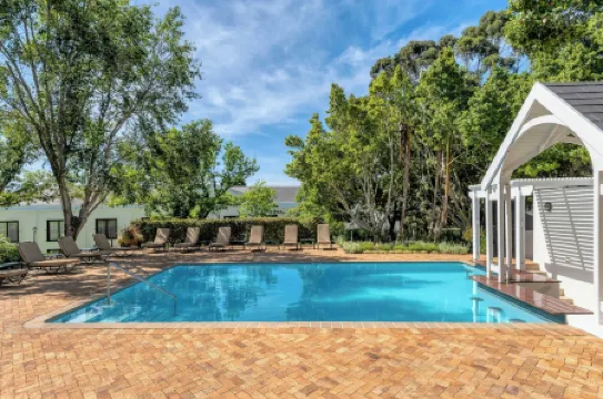 Lord Charles Hotel Отели рядом с достопримечательностью «Vergelegen Wine Estate»