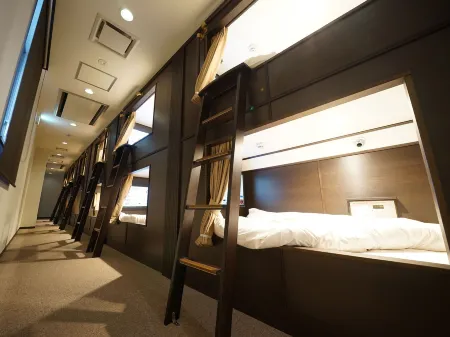 Wellcabin Tenjin - Male Only
