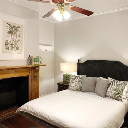 Hollidge House 5 Star Luxury Apartments