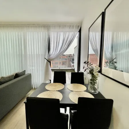OneLuxStay Near Diamond District