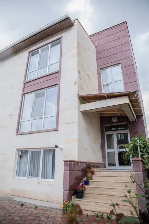 Z&B Home Отели рядом с достопримечательностью «Yunak Spa at Yunak Evleri Cave Hotel»