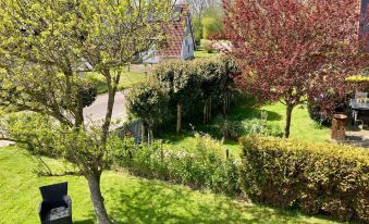 Joke am Deich 6 Pers House with Equipped Terrace Behind a Dike at Lauwersmeer