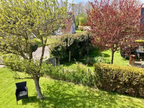Joke am Deich 6 Pers House with Equipped Terrace Behind a Dike at Lauwersmeer Hotels in Anjum