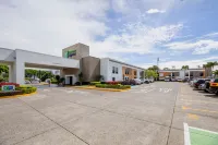 Holiday Inn Express SAN JOSE COSTA RICA AIRPORT by IHG - Pysäköinti