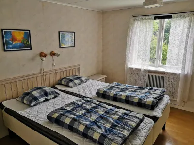 STF Hagaby/Lantgården vandrarhem Hotels near Edins Lustgård och Snickeri