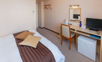 Tabist Hirosaki Touei Hotel