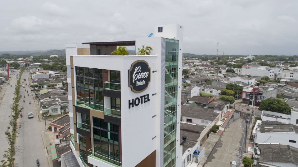 Hotel Cinco Monteria