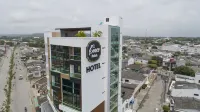 Hotel Cinco Monteria فنادق في مونتيريا