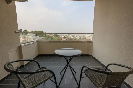 Grandstay Apartments Отели рядом с достопримечательностью «Venetian Tower of Durrës»