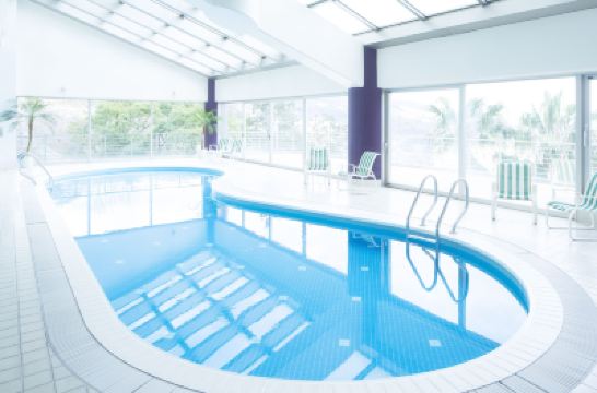 屋内プール 星野リゾート リゾナーレ熱海の写真
