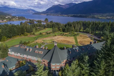 Skamania Lodge Отели рядом с достопримечательностью «Гора Тейбл»