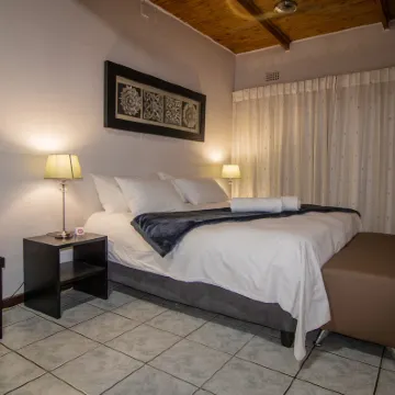 Protea Park Self Catering Guesthouse Hotels near Rustenburg